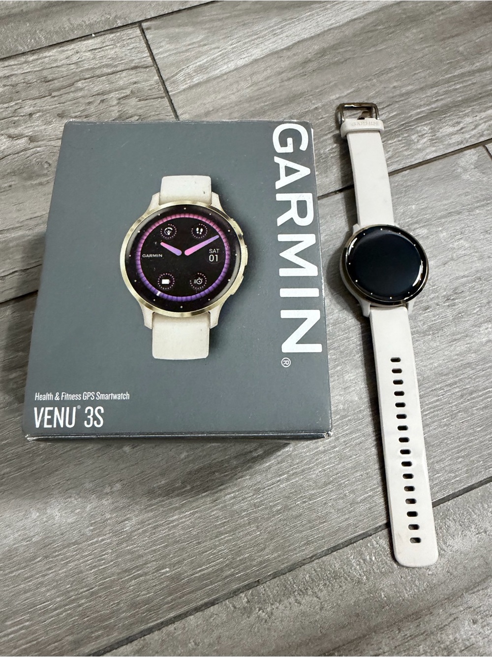 Garmin Venu 3S White and Gold Smartwatch. Bought in July only used 3 months.